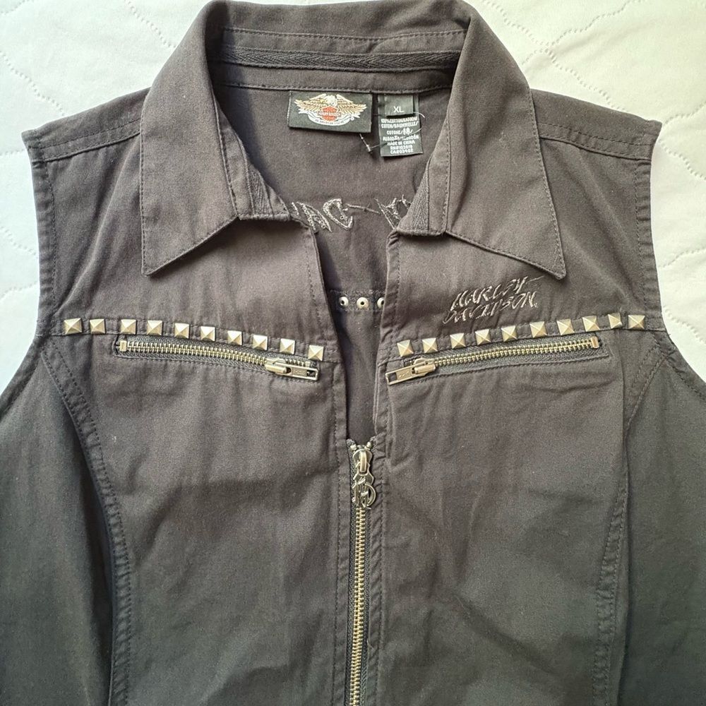 Harley-Davidson Gray Vest with Silver Accents - Picture 3 of 6